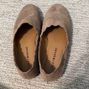 Lucky Brand Size 7.5 Taupe Flats